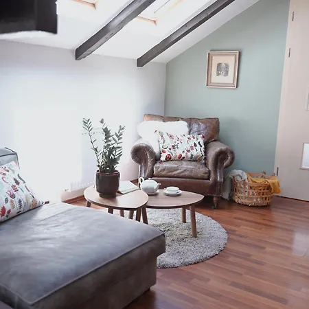 Bohemian Symphony Apartment *
